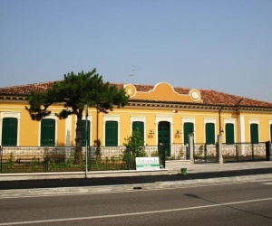 RISTRUTTURAZIONE E ADEGUAMENTO DI UN VECCHIO ASILO IN CASA FAMIGLIA, Comune di Cologna Veneta